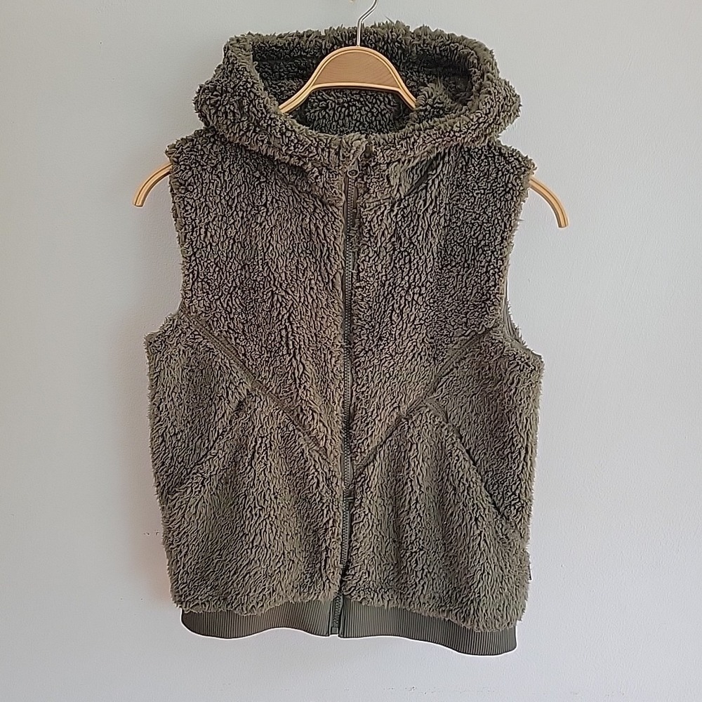 Zyia Hooded Full Zip‎ Sherpa Vest Small Olive Green Athleisure Casual Transition